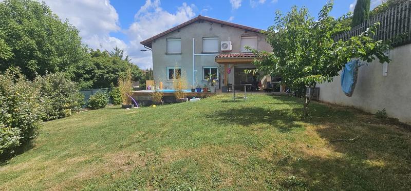 Maison - 210 m² - 7 pièces