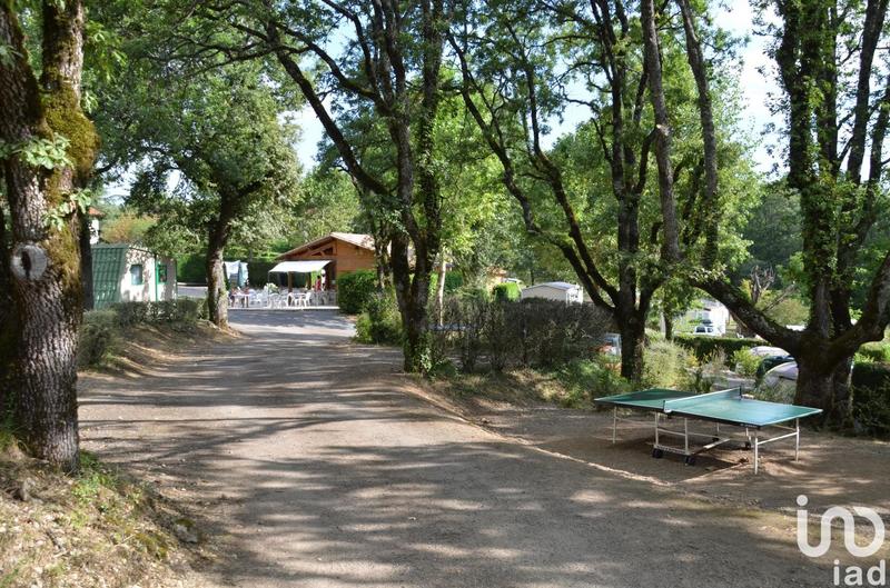 Local commercial - 25 000 m²