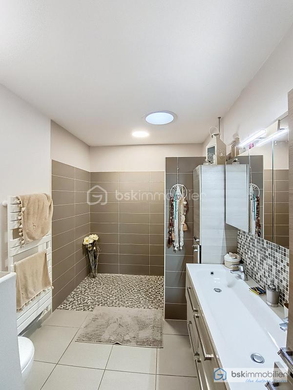 Maison traditionnelle - 145 m² - 5 pièces