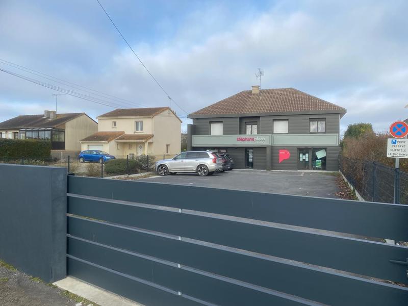 Local commercial - 185 m² - 8 pièces