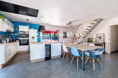 Maison - 140 m² - 7 pièces