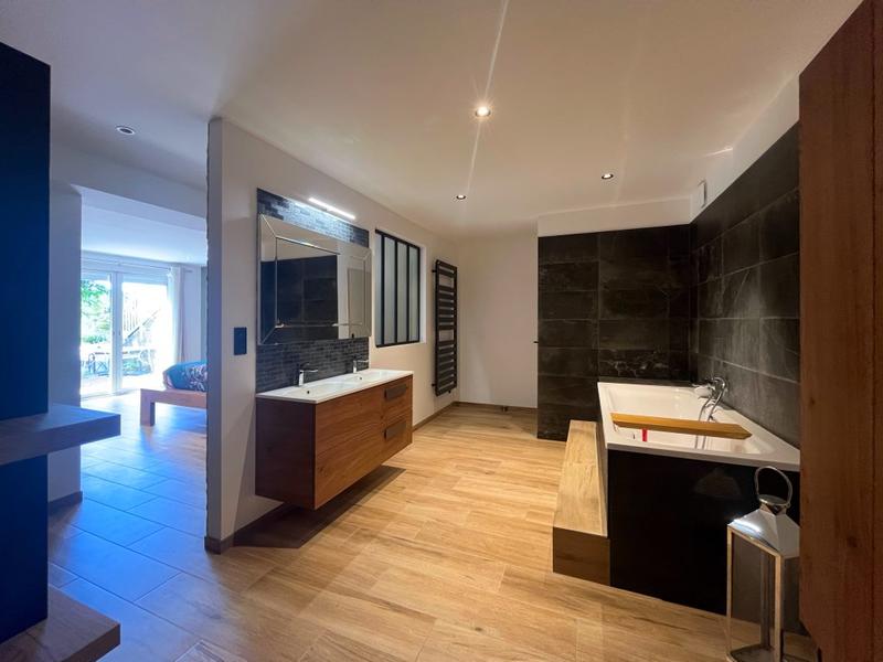 Villa - 207 m² - 8 pièces