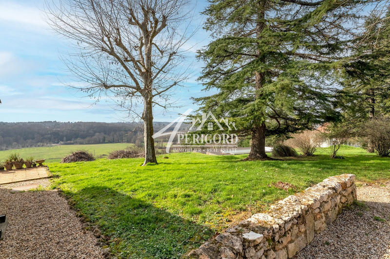 Maison - 210 m² - 10 pièces