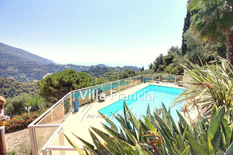 Maison - 211 m² - 5 pièces