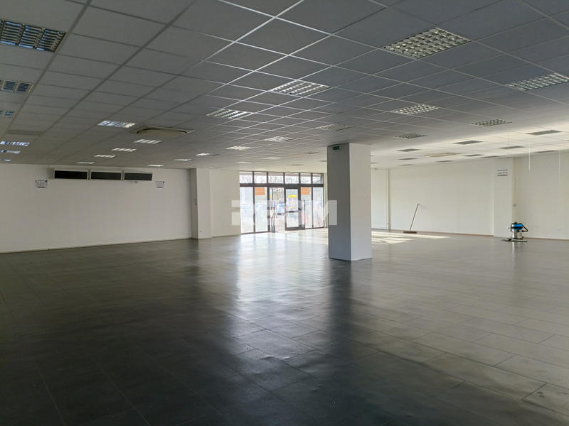 Local commercial - 298 m²