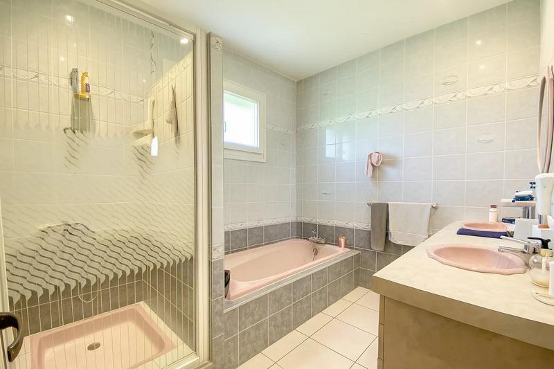 Maison - 142 m² - 6 pièces