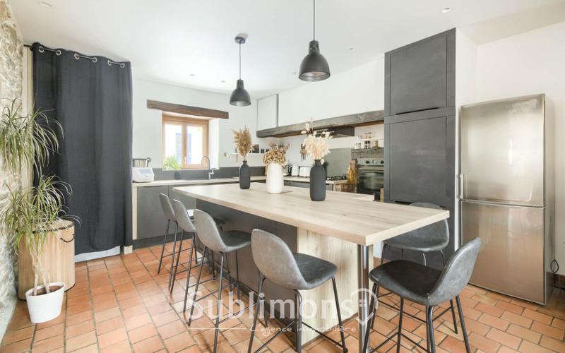 Maison - 121 m² - 5 pièces