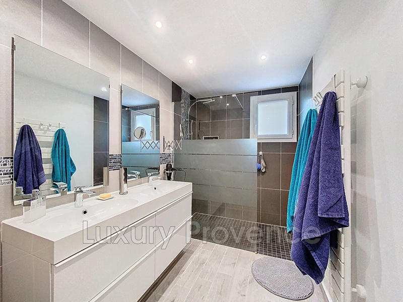 Appartement - 77 m² - 3 pièces