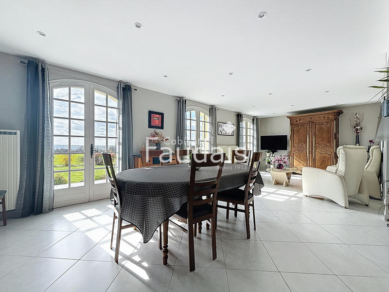 Maison - 135 m² - 7 pièces