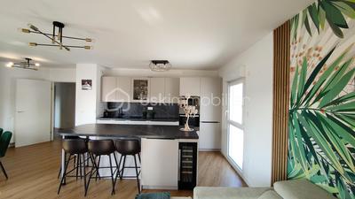 Appartement - 84 m² - 4 pièces