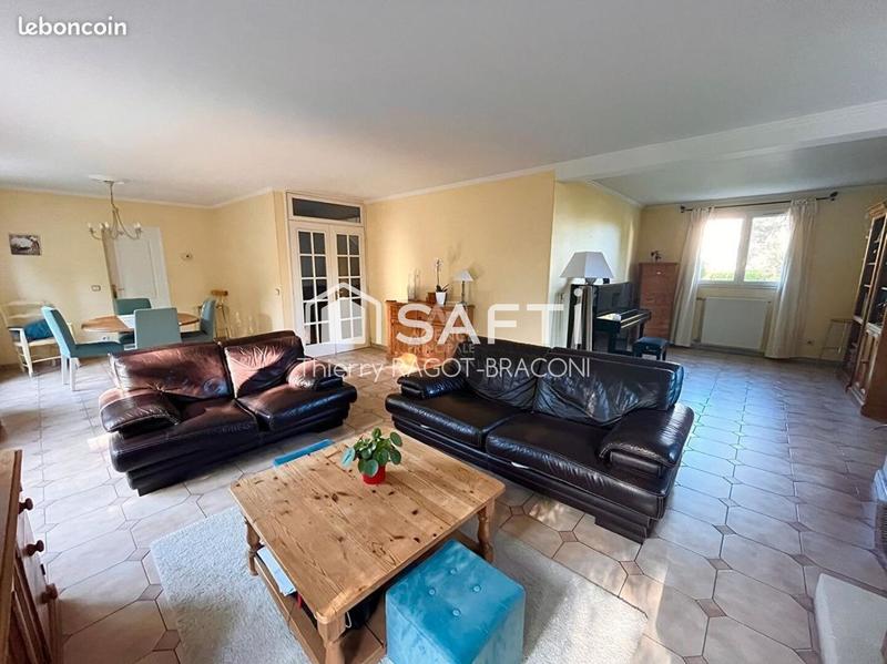 Maison - 155 m² - 8 pièces