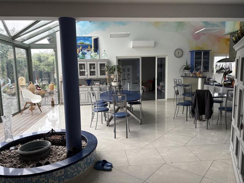 Demeure - 280 m² - 7 pièces