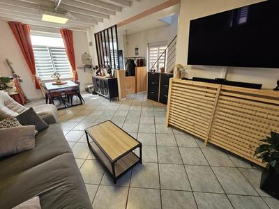 Maison - 95 m² - 5 pièces