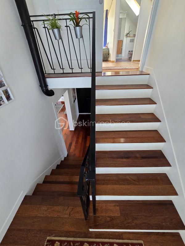 Maison - 185 m² - 7 pièces