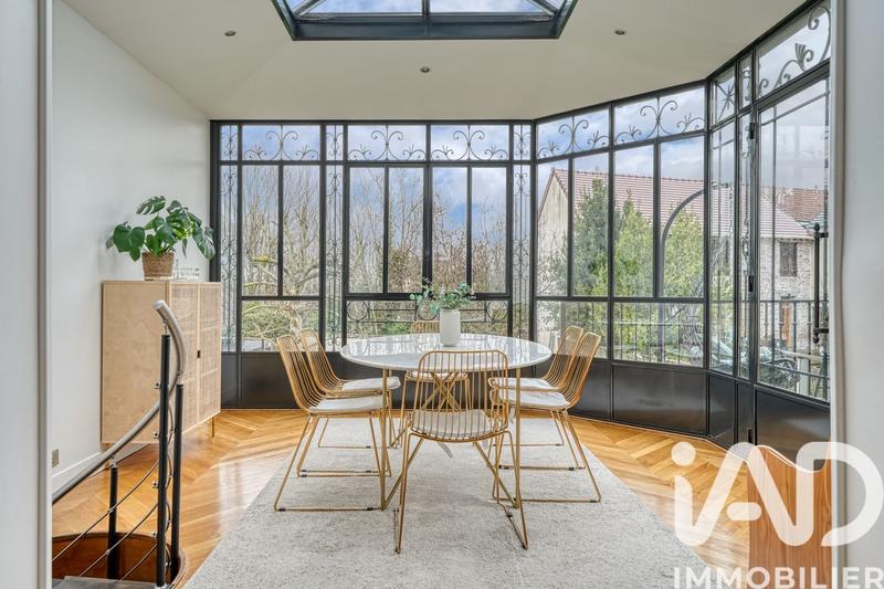 Maison - 180 m² - 8 pièces