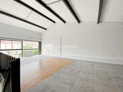 Local commercial - 230 m²