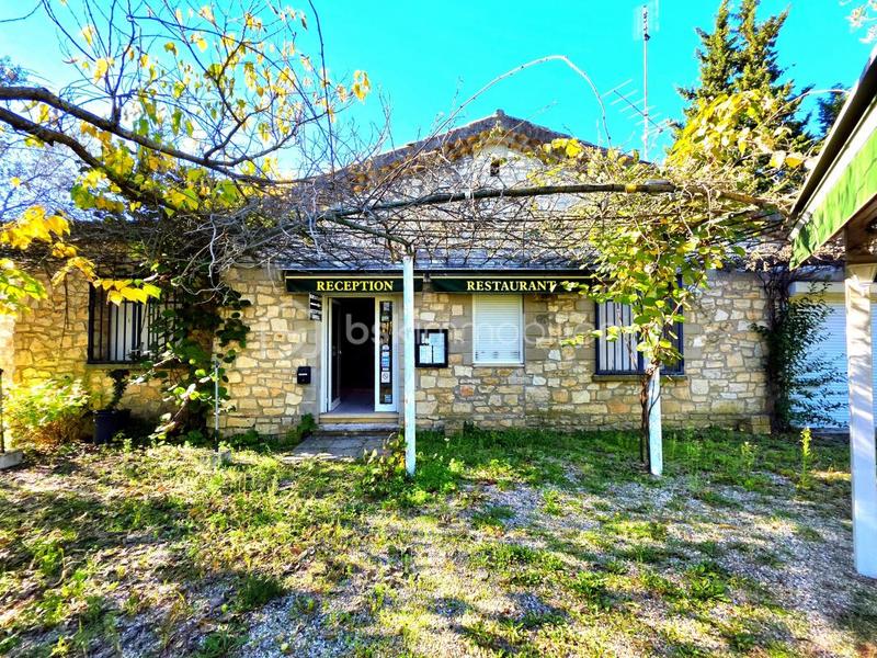 Local commercial - 99 m² - 4 pièces