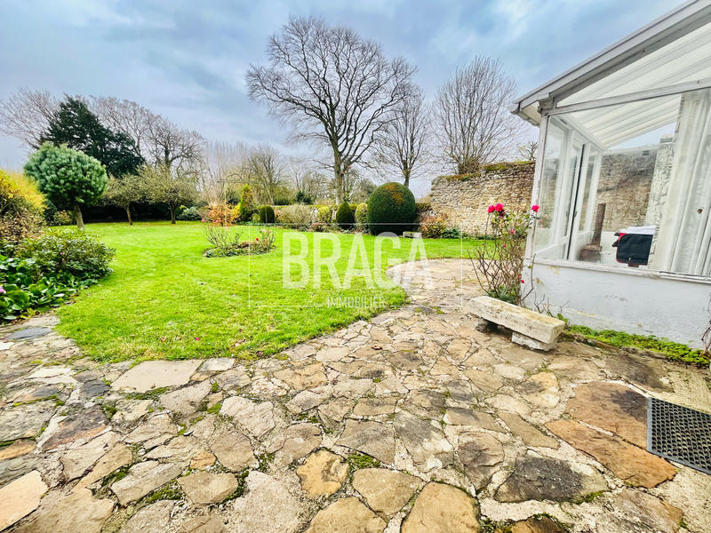 Maison - 230 m² - 12 pièces