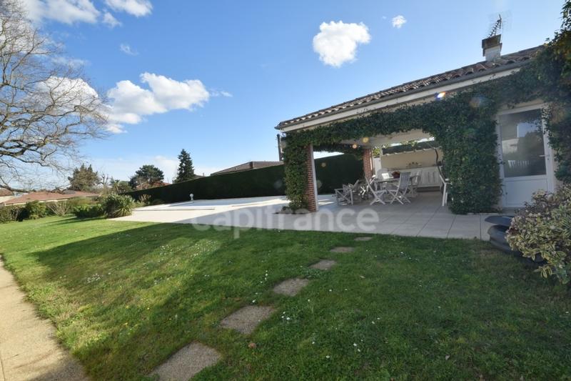 Villa - 220 m² - 7 pièces