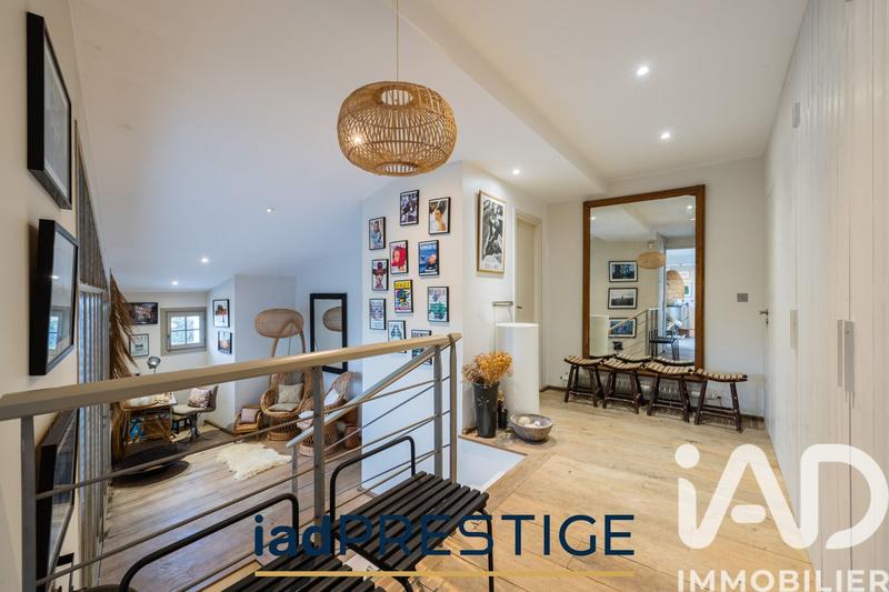 Maison - 257 m² - 8 pièces