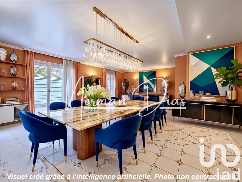 Maison - 238 m² - 9 pièces