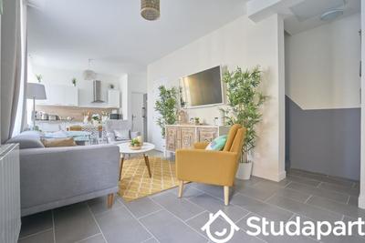 Chambre - 11 m² - 1 pièce