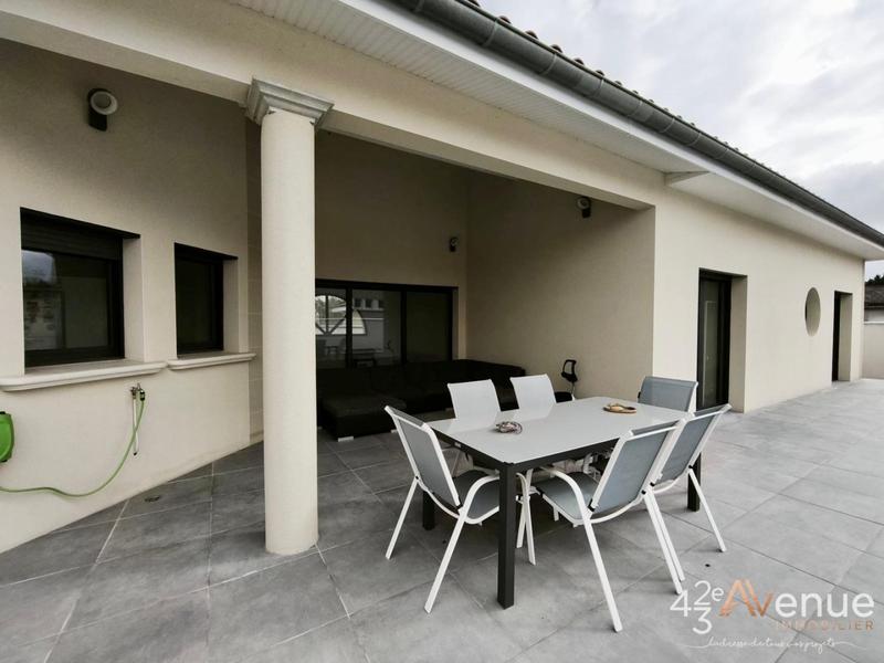 Maison - 208 m² - 7 pièces