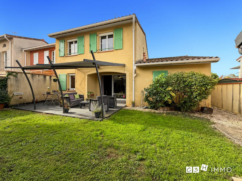 Maison - 101 m² - 5 pièces