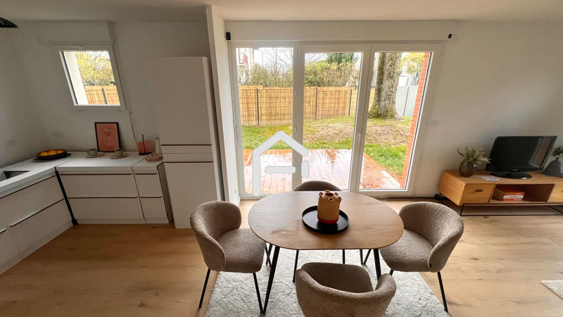 Appartement - 93 m² - 5 pièces