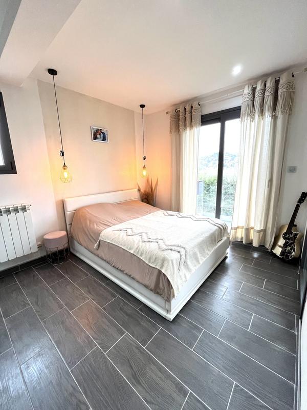 Maison contemporaine - 182 m² - 6 pièces