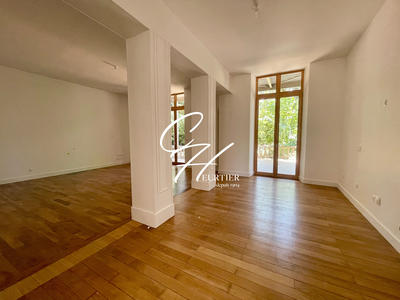 Appartement - 111 m² - 4 pièces