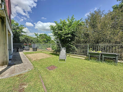 Maison - 225 m² - 8 pièces