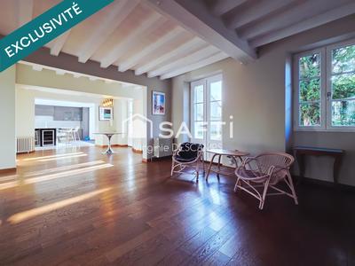 Maison - 198 m² - 7 pièces