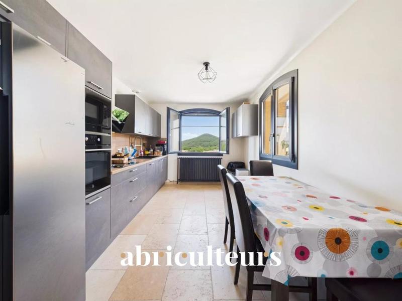 Appartement - 103 m² - 4 pièces