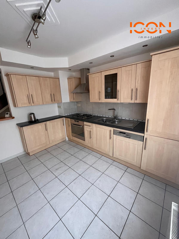 Maison - 102 m² - 4 pièces