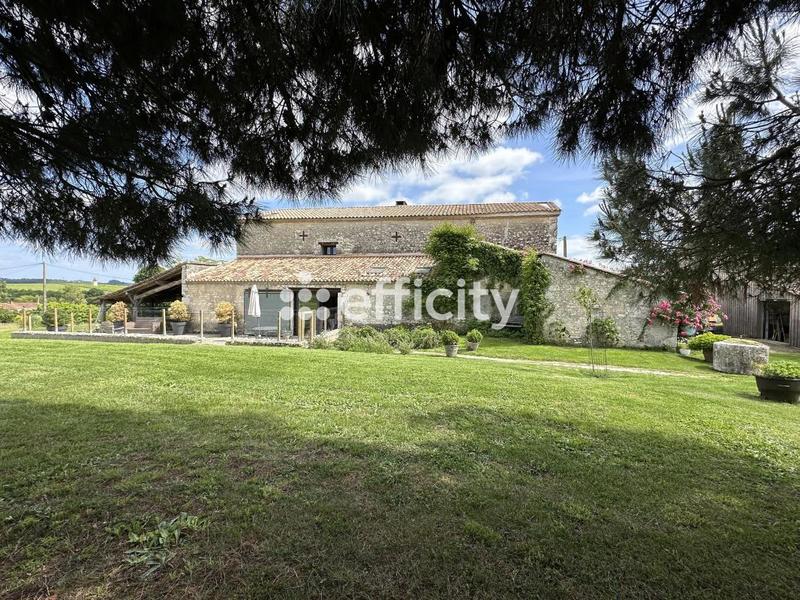 Maison en pierre - 212 m² - 8 pièces