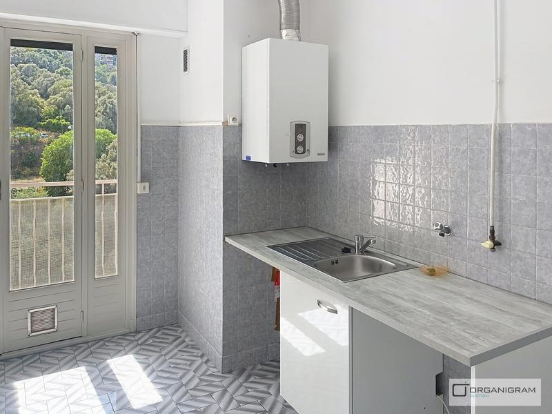 Appartement - 93 m² - 4 pièces