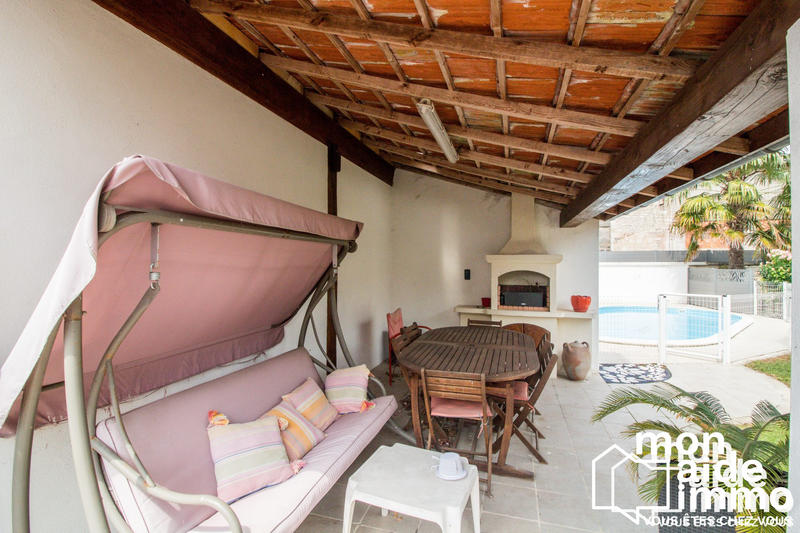 Maison - 220 m² - 5 pièces