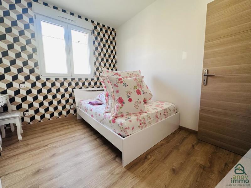 Maison - 99 m² - 5 pièces