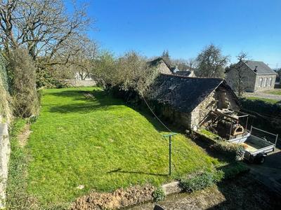 Maison - 310 m² - 9 pièces