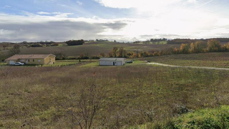 Terrain constructible - 2 500 m²