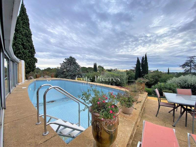 Villa - 200 m² - 6 pièces