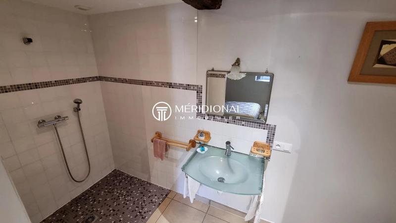 Maison - 648 m² - 22 pièces