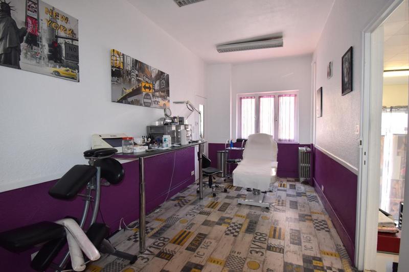 Bureau - 118 m² - 7 pièces