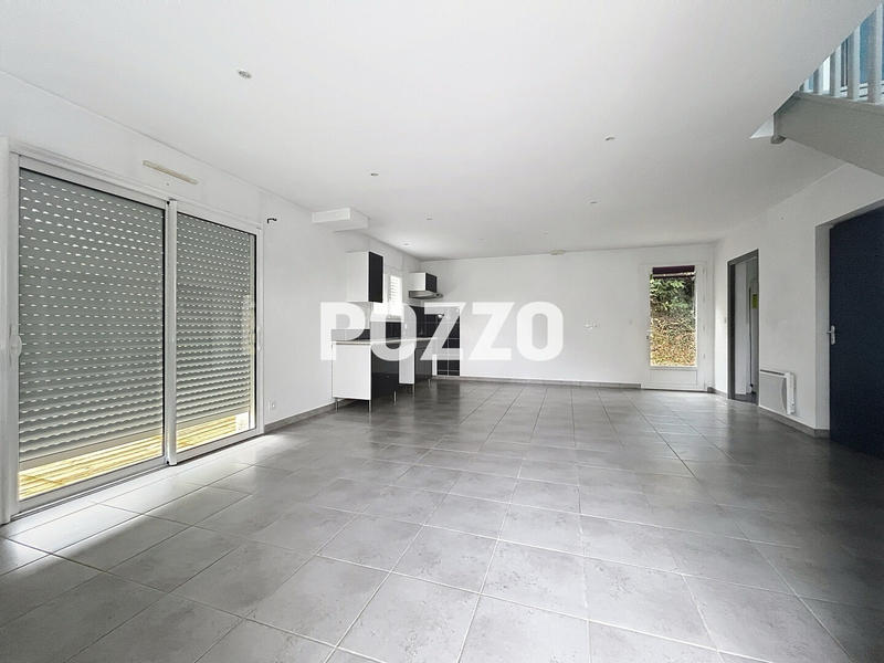 Maison - 93 m² - 4 pièces