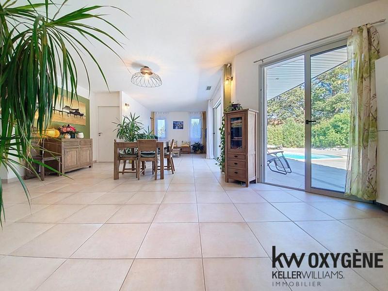 Maison - 104 m² - 4 pièces