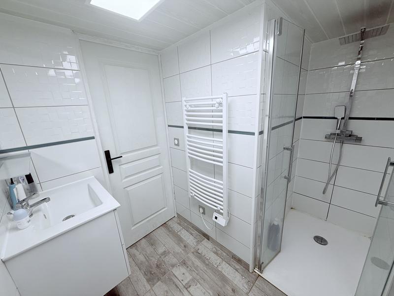 Maison - 143 m² - 8 pièces