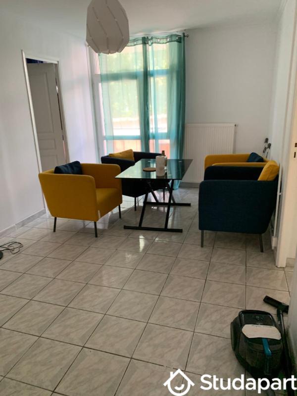 Chambre - 11 m² - 1 pièce