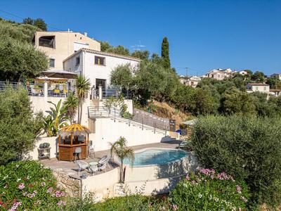 Villa - 140 m² - 5 pièces