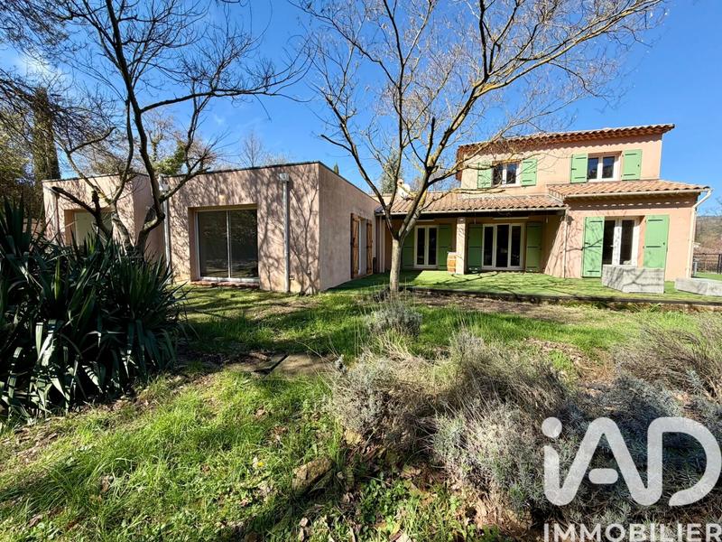 Maison - 230 m² - 8 pièces